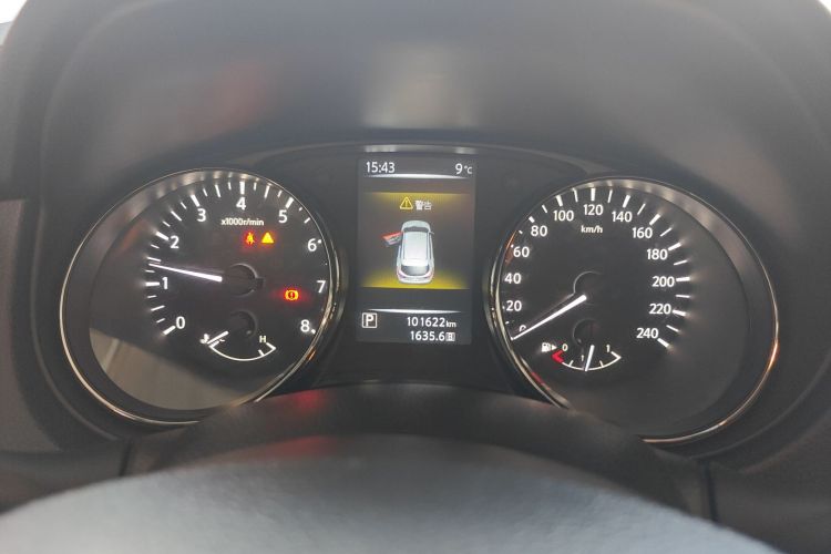 日产 逍客 2017款 2.0L CVT精英版 国V中控内饰14