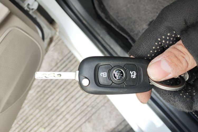 别克 威朗 2018款 三厢 15S 自动领先型中控内饰11