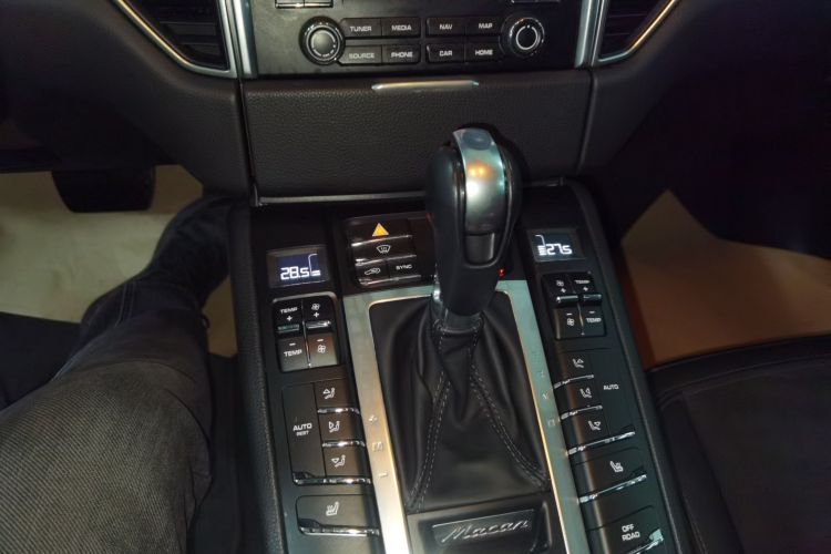 保时捷 2017款  Macan 2.0T中控内饰18