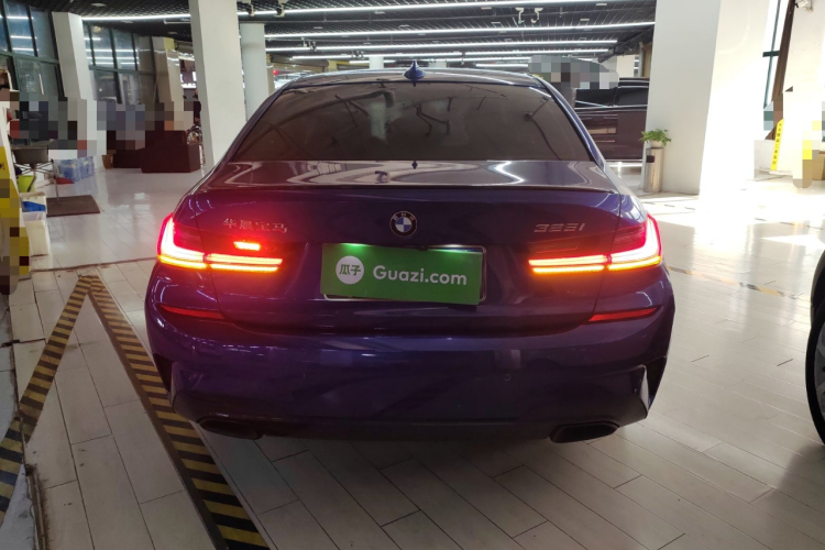 宝马3系 2020款 325i M运动曜夜套装车身外观6