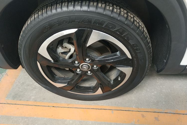 长安CS85 COUPE 2019款 2.0T 自动动版 国V车身外观35