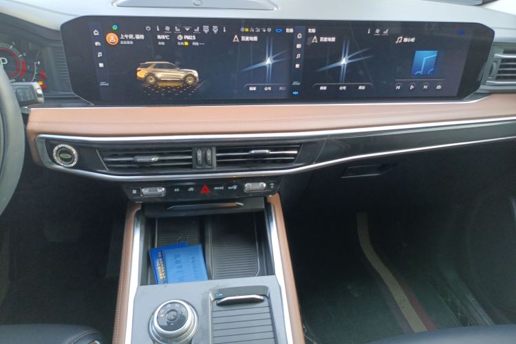 福特 探险者 2023款 EcoBoost 285 四驱钛金版 7座中控内饰16