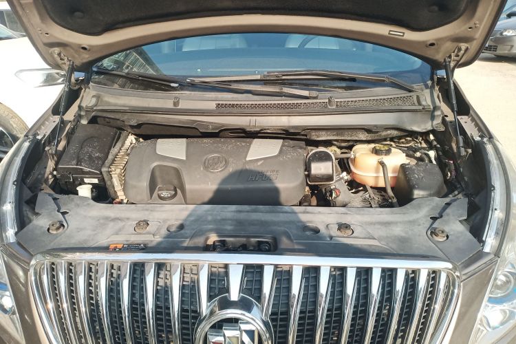 别克GL8 2014款 3.0L XT豪华商务旗舰版机舱底盘24