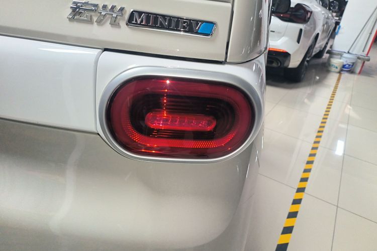 五菱汽车 宏光MINIEV 2024款 第三代 215km 青春版车身外观6006