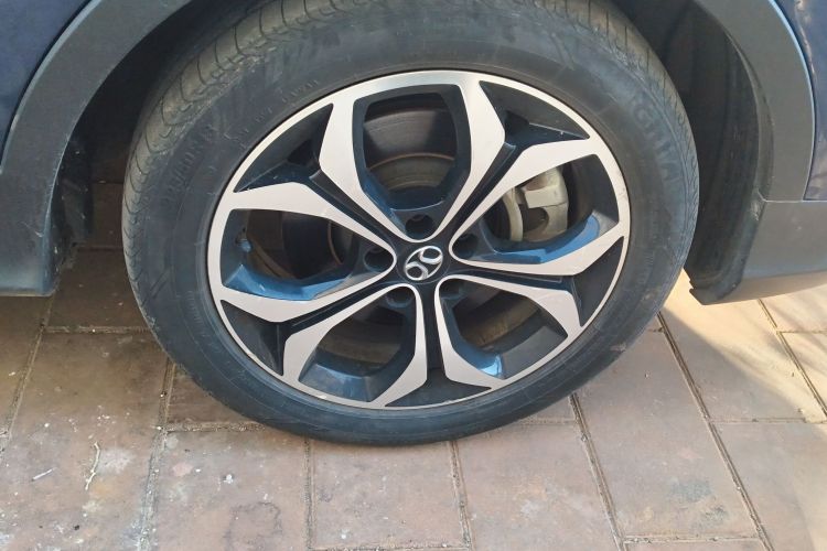 北京汽车 北京EX5 2019款 悦风版车身外观10