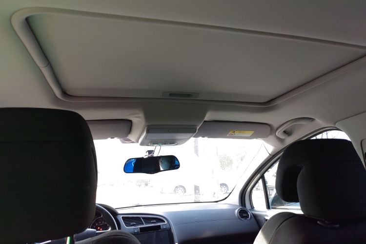 标致3008 2016款 1.6THP 自动经典版中控内饰22