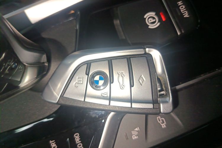 宝马5系 2020款 525Li 豪华套装中控内饰11