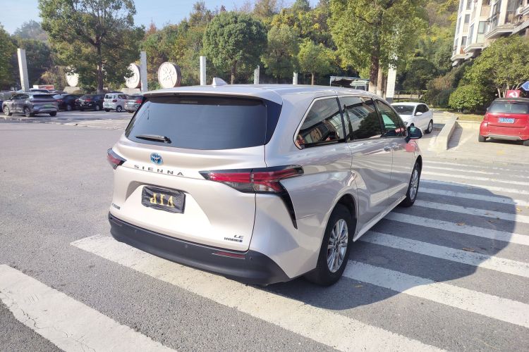 丰田 赛那SIENNA 2021款 2.5L混动 舒适版车身外观7