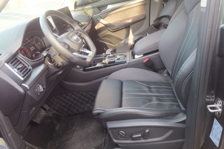 奥迪Q5L Sportback 2021款 40 TFSI 时尚型局部细节19