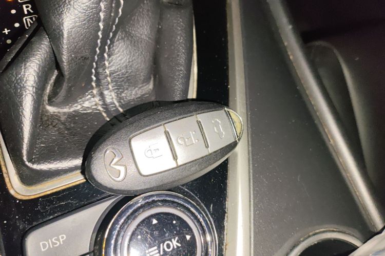 英菲尼迪Q50L 2016款 2.0T 舒适版中控内饰11