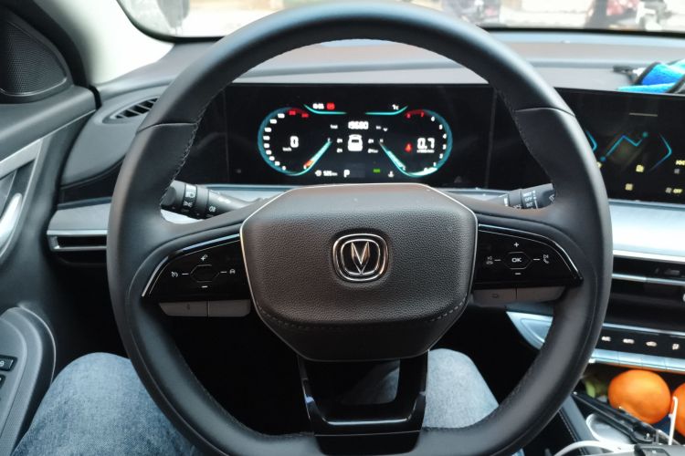 长安 逸动 2022款 PLUS 蓝鲸NE 1.4T GDI DCT尊贵版中控内饰13