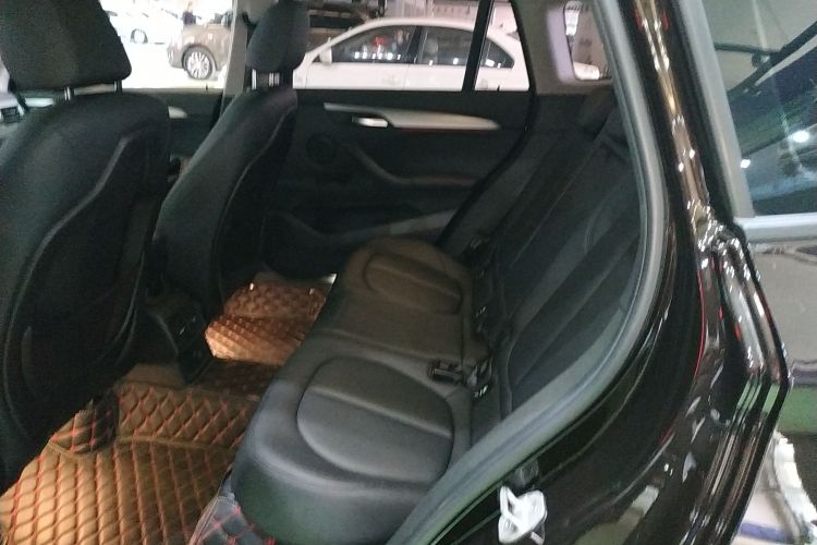 宝马X1 2016款 sDrive18Li 尊享型中控内饰21