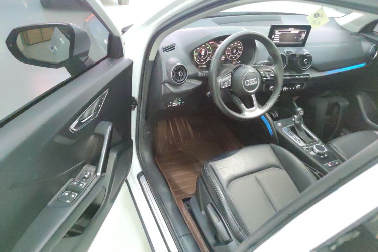 奥迪Q2L e-tron 2019款 Q2L e-tron 纯电智酷型中控内饰20