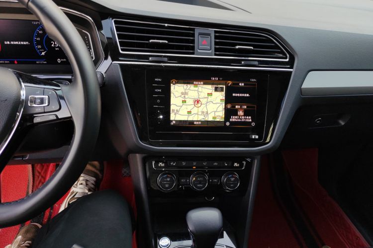 大众 途观L 2020款 330TSI 自动两驱智动豪华版 国VI中控内饰16