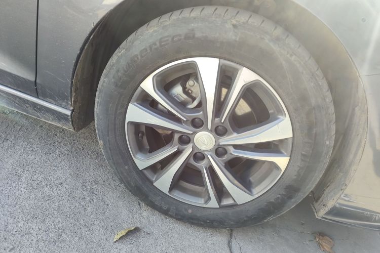 长安 逸动 2023款 畅享版 PLUS 蓝鲸NE 1.4T GDI DCT尊贵版车身外观10