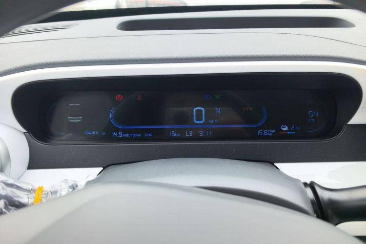 吉利银河 2025款 210km 熊猫卡丁中控内饰14