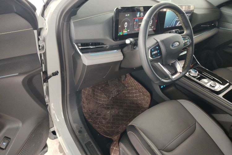 福特 领睿新能源 2025款 尊领型PLUS中控内饰7003