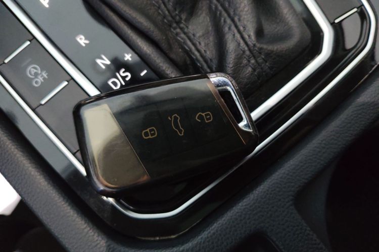 大众 迈腾 2020款 330TSI DSG 领先型中控内饰11