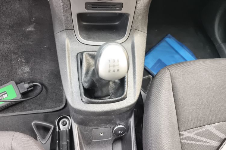 福特 嘉年华 2013款 两厢 1.5L 手动风尚型局部细节18