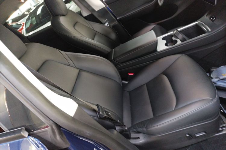 特斯拉 Model Y 2021款 标准续航后驱版局部细节41