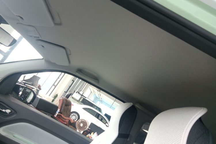 五菱汽车 宏光MINIEV 2022款 马卡龙臻享款 三元锂中控内饰22