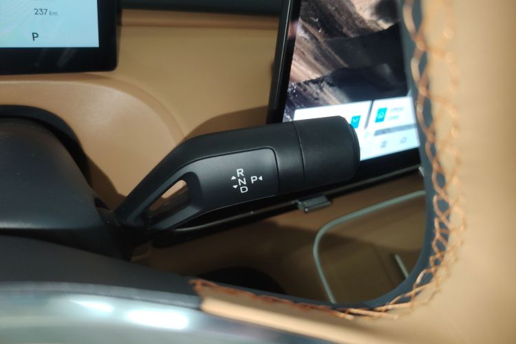 吉利银河 银河星舰7 EM-i 2025款 120km 探索+版局部细节18