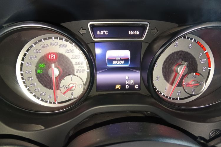 奔驰GLA 2016款 GLA 200 动感型中控内饰15