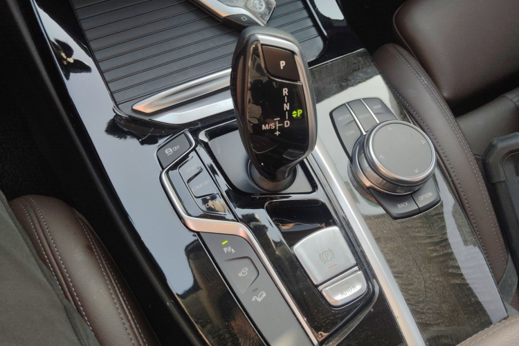 宝马X3 2018款 xDrive30i 领先型 M运动套装 国VI中控内饰18