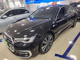 奥迪A6L 2025款 改款 45 TFSI 臻选动感型