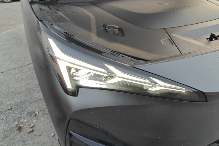 ARCFOX极狐 极狐 阿尔法T5(ARCFOX αT5) 2025款 520 PRO车身外观8