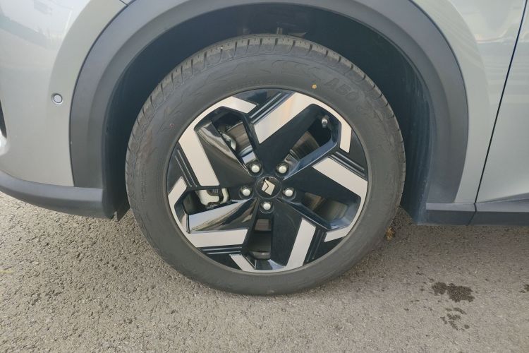 宝骏云海 2024款 140km 插混版车身外观6007