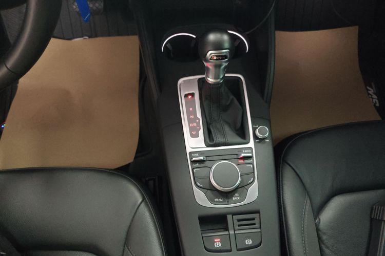 奥迪A3 2014款 Sportback 35 TFSI 自动舒适型中控内饰18