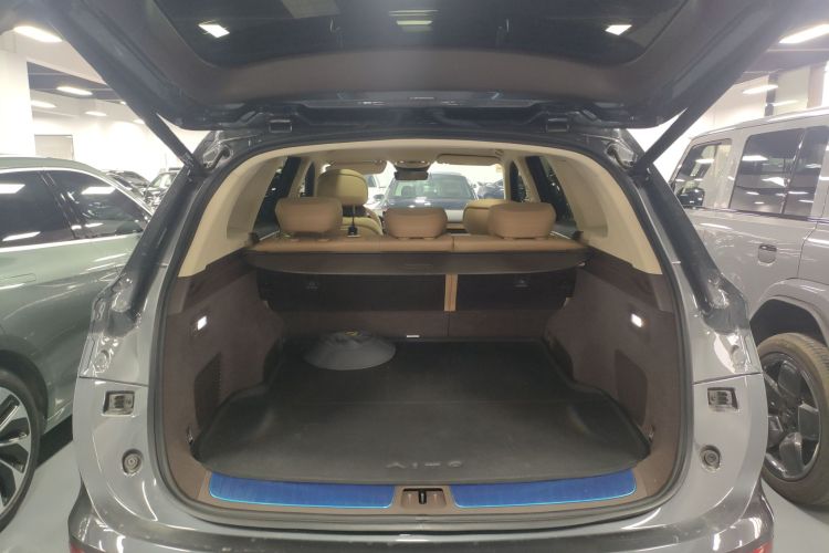 鸿蒙智行 问界M7 2024款 1.5T 后驱Plus版 5座机舱底盘23