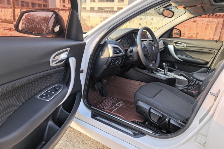 宝马1系(进口) 2013款 改款 116i 领先型中控内饰20