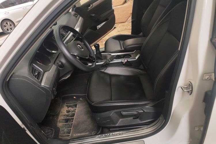 大众 凌渡 2015款 230TSI 手动风尚版中控内饰19