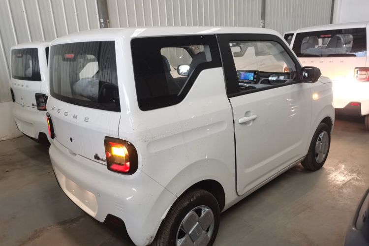 吉利银河 2024款 熊猫mini 200km 耐力熊车身外观7