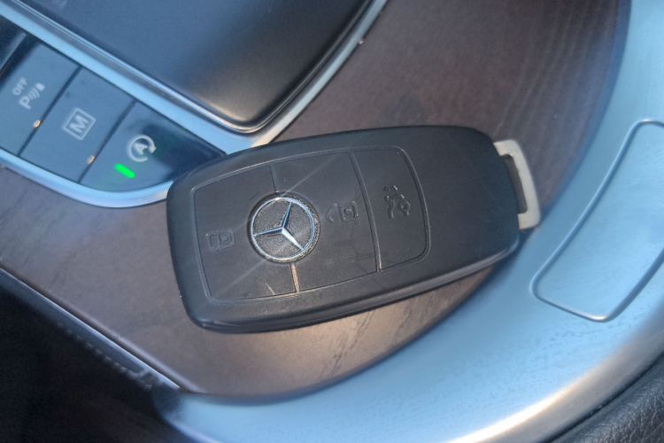 奔驰GLC 2020款 GLC 260 L 4MATIC 豪华型中控内饰7001