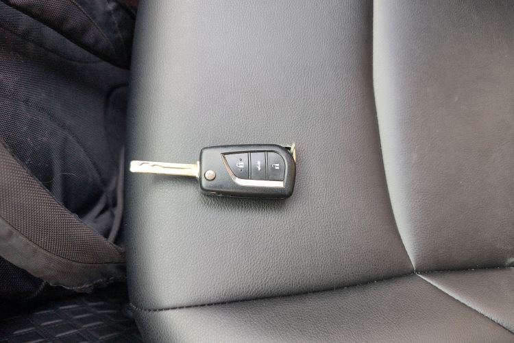 丰田 雷凌 2021款 TNGA 1.5L CVT进取版中控内饰11