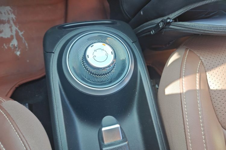 五菱汽车 五菱缤果 2023款 203km 舒享款中控内饰18