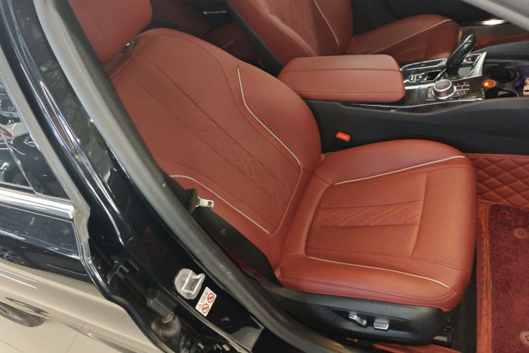 宝马5系 2022款 改款 525Li M运动套装局部细节41