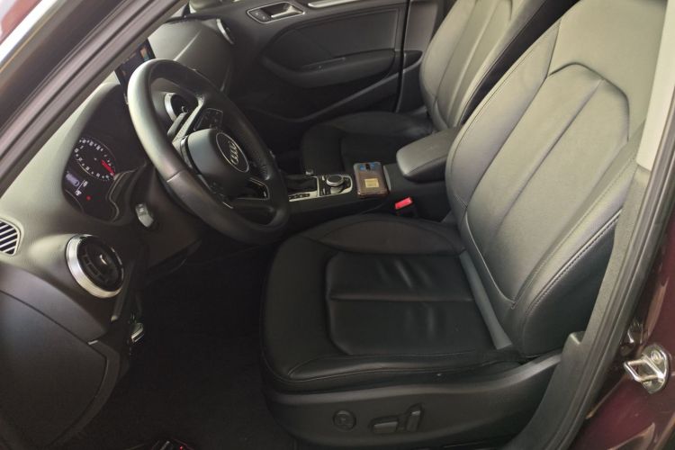 奥迪A3 2017款 Sportback 35 TFSI 风尚型中控内饰19