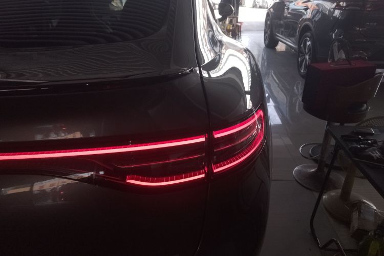 鸿蒙智行 智界R7 2024款 纯电 667km Max车身外观9