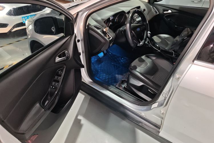 福特 福克斯 2015款 两厢 EcoBoost 180 自动精英型中控内饰20