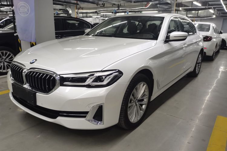 宝马5系 2022款 改款二 525Li 豪华套装车身外观1