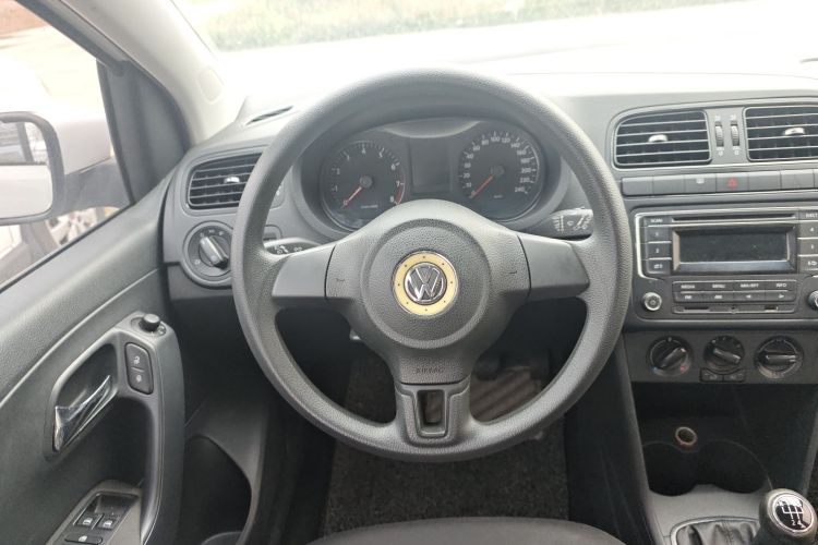 大众 Polo 2013款 1.4L 手动风尚版局部细节13