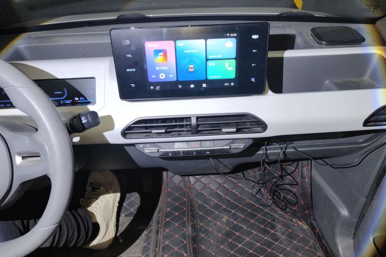 吉利银河 2023款 熊猫mini 200km 耐力熊中控内饰16