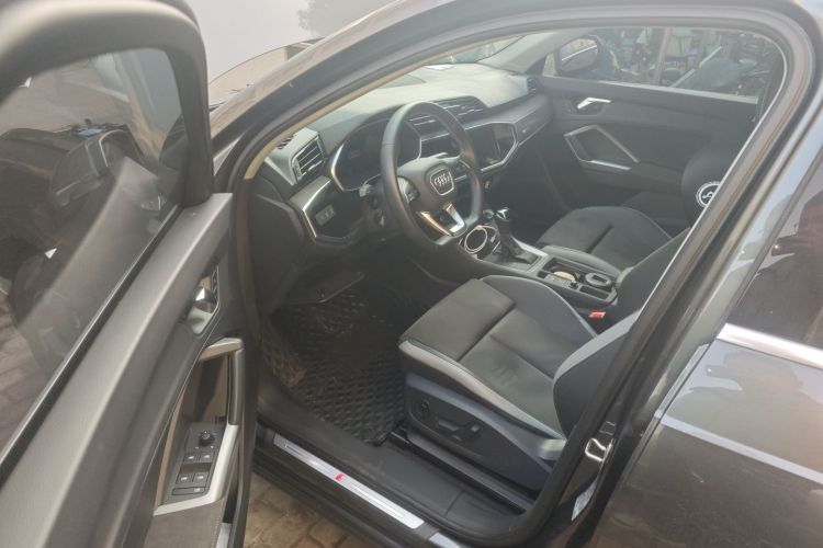 奥迪Q3 2022款 35 TFSI 时尚动感型中控内饰20