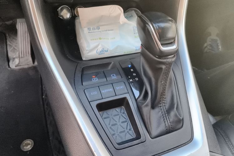 丰田 威兰达 2022款 2.0L CVT两驱豪华PLUS版中控内饰18