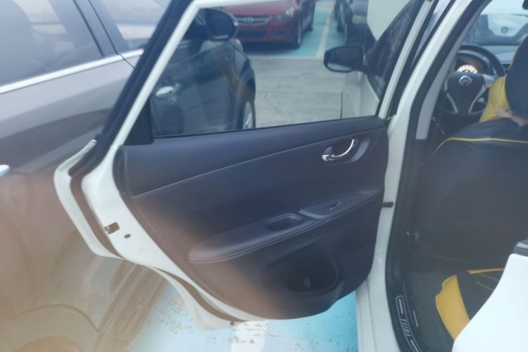 日产 骐达TIIDA 2021款 1.6L CVT酷动版中控内饰7008