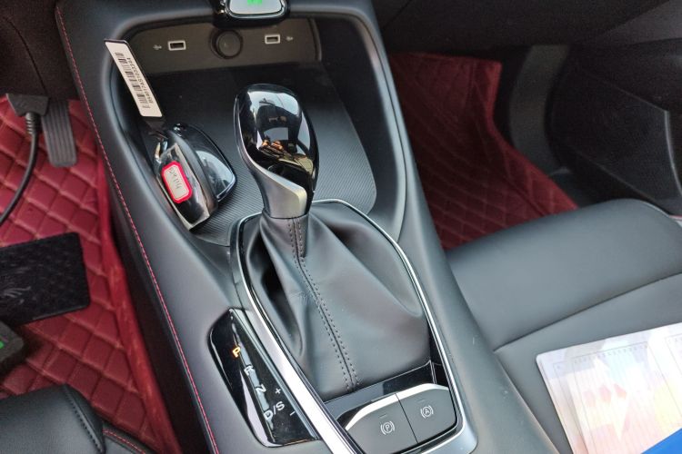 名爵 MG5 2025款 180DVVT 全球豪华版中控内饰18